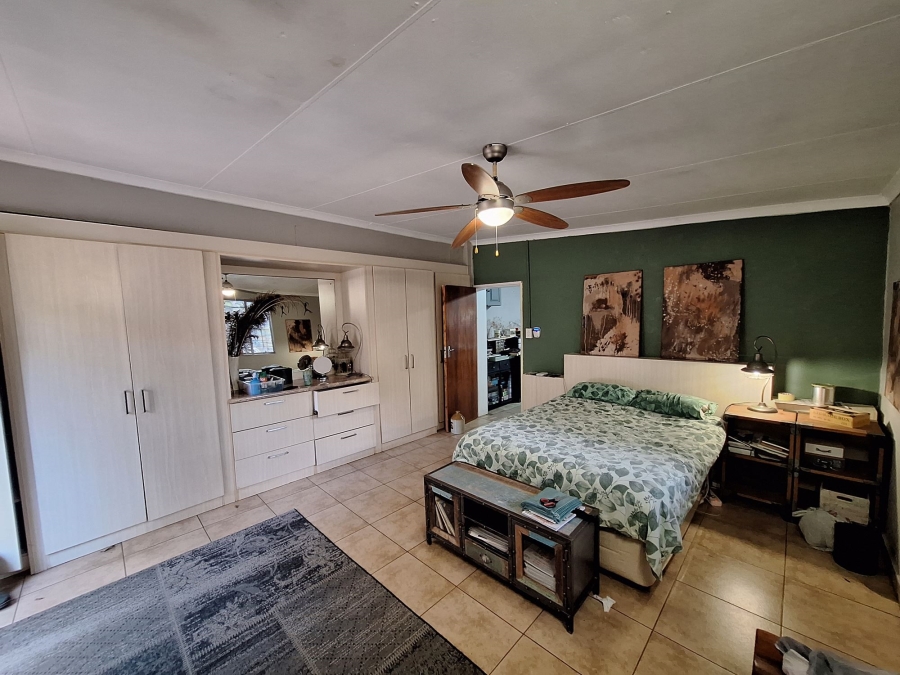 Commercial Property for Sale in Kroondal North West